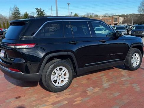 Used 2023 Jeep Grand Cherokee Laredo w/ Luxury Tech Group I image 9