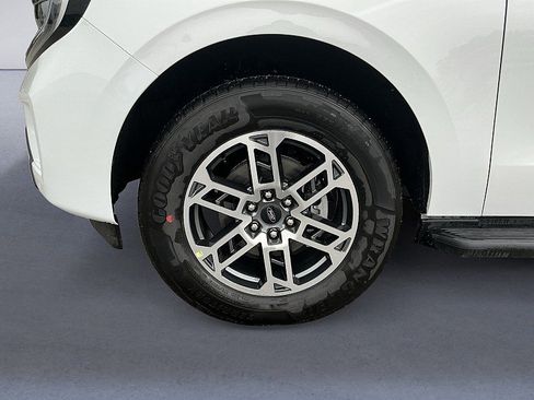 New 2026 Ford Expedition Active image 26