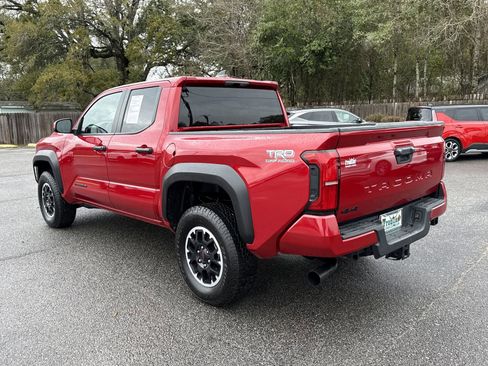 Used 2025 Toyota Tacoma TRD Off-Road AWD/4WD image 3