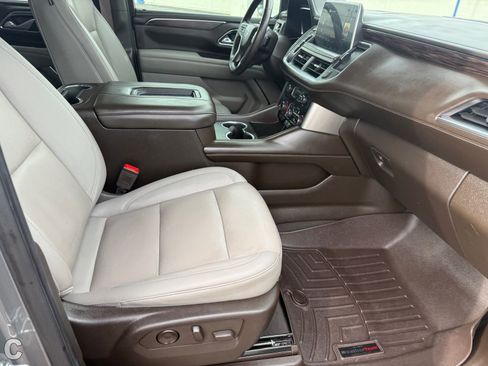 Used 2022 Chevrolet Tahoe Z71 w/ Luxury Package image 10