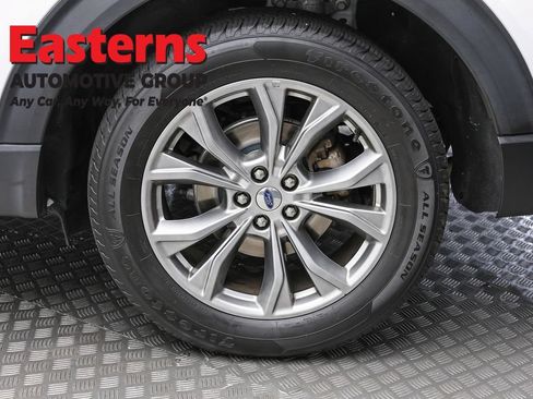 Used 2022 Ford Explorer XLT w/ Equipment Group 202A AWD/4WD image 8
