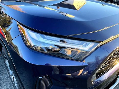 Used 2023 Toyota RAV4 SE image 33