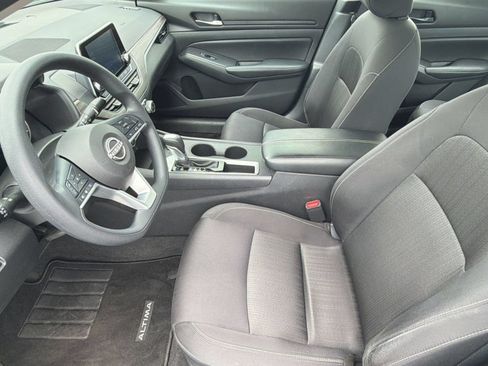 Used 2025 Nissan Altima 2.5 SV FWD image 5