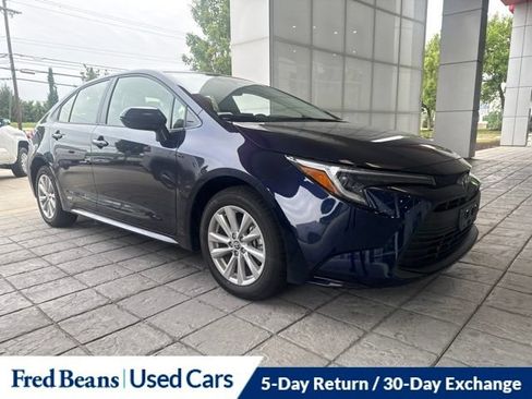 Used 2026 Toyota Corolla LE w/ LE Premium Package AWD/4WD image 2