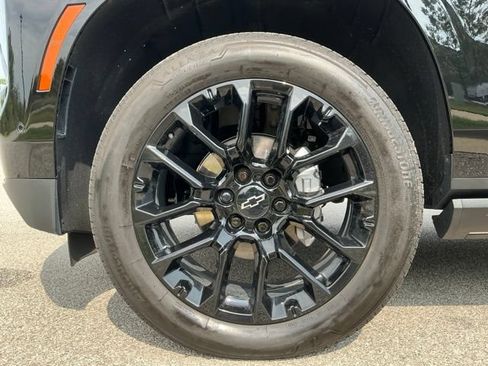 Used 2025 Chevrolet Tahoe High Country AWD/4WD image 15