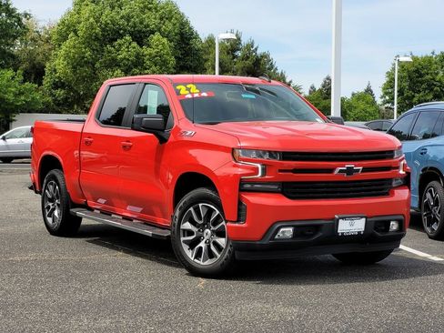Used 2022 Chevrolet Silverado 1500 RST w/ Z71 Off-Road Package AWD/4WD image 2