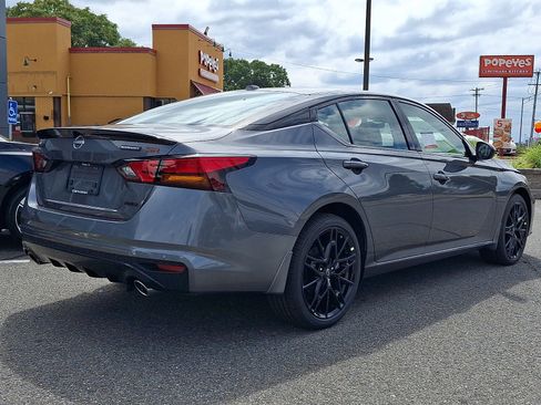 New 2026 Nissan Altima 2.5 SR w/ SR Midnight Edition Package AWD/4WD image 4