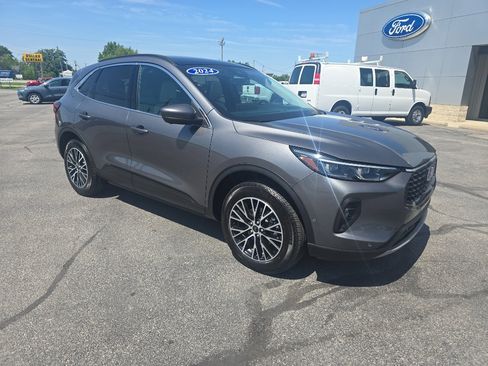 Used 2024 Ford Escape SE w/ PHEV Premium Package FWD image 29