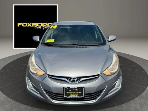 Used 2014 Hyundai Elantra SE w/ Option Group 02 FWD image 2
