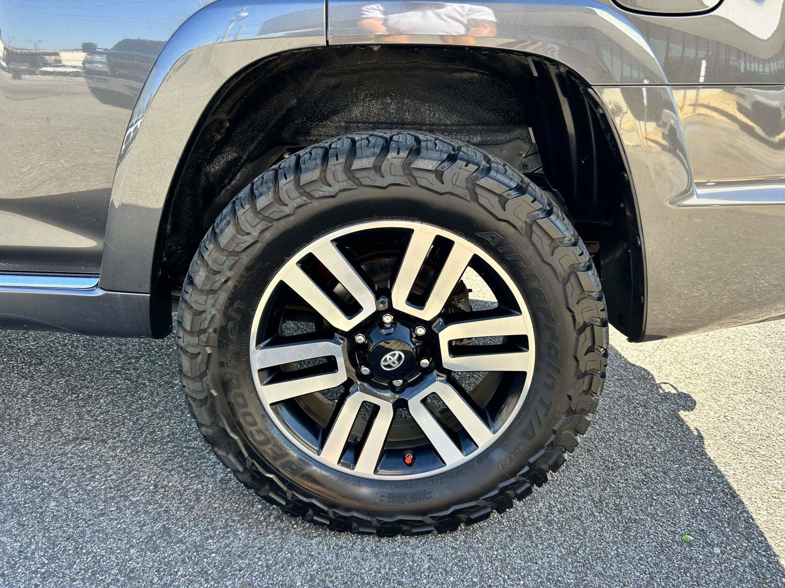 Used 2017 Toyota 4Runner Limited w/ Convenience Package AWD/4WD image 7