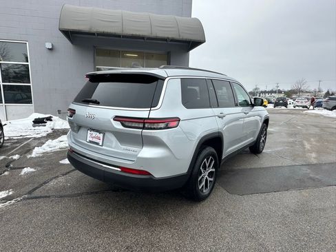 Used 2024 Jeep Grand Cherokee L Limited w/ Luxury Tech Group II image 7