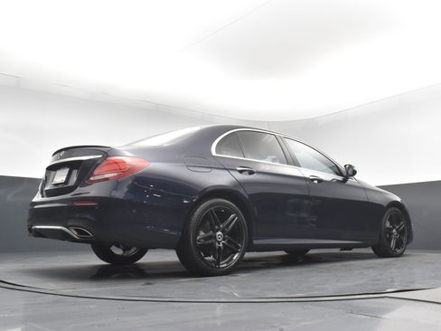Used 2017 Mercedes-Benz E 300 4MATIC image 22