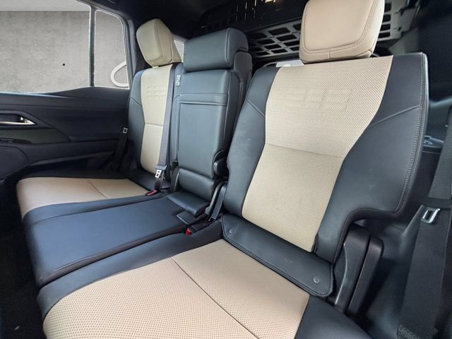 Used 2025 Lexus GX 550 AWD/4WD image 28