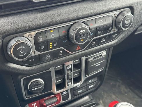 Used 2024 Jeep Wrangler Unlimited Sport AWD/4WD image 29