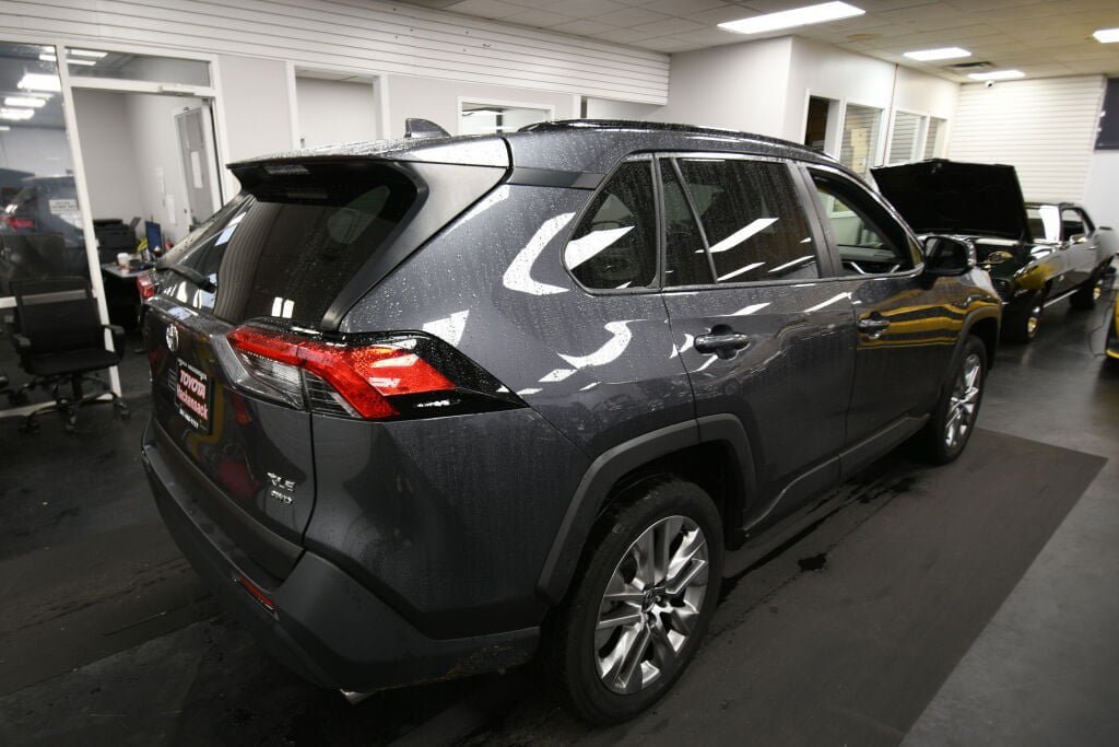 Used 2023 Toyota RAV4 XLE Premium AWD/4WD image 7