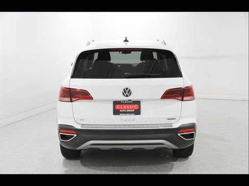 Certified 2023 Volkswagen Taos SE AWD/4WD image 22