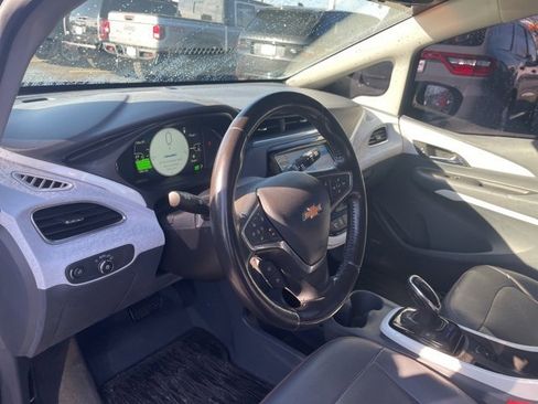 Used 2020 Chevrolet Bolt Premier w/ Infotainment Package image 9