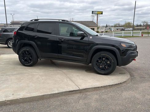 Used 2020 Jeep Cherokee Trailhawk AWD/4WD image 6