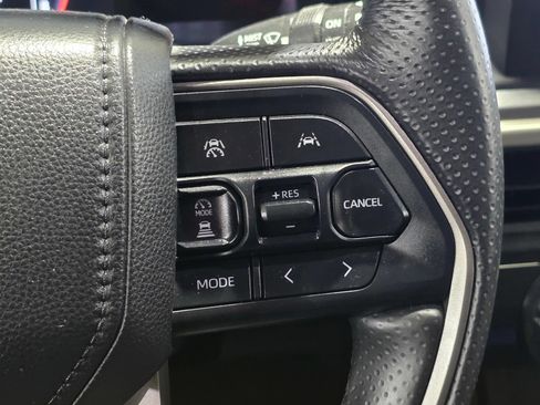Used 2025 Toyota 4Runner SR5 AWD/4WD image 33
