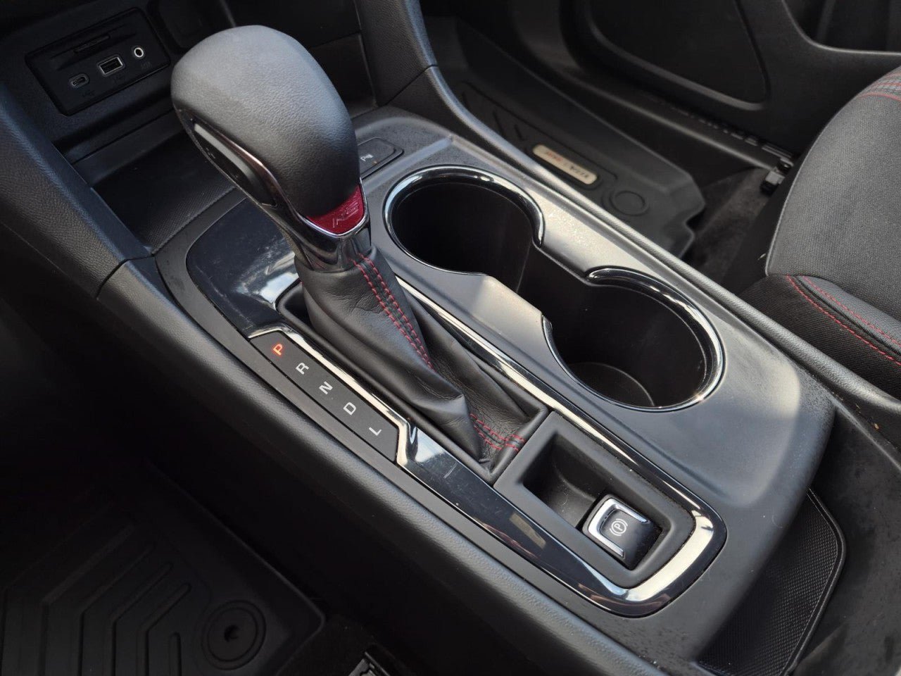 Certified 2023 Chevrolet Equinox RS FWD image 29