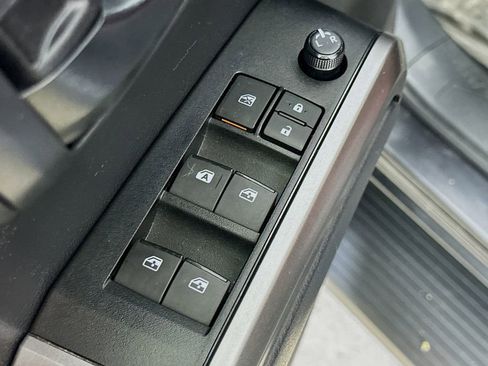 Used 2022 Toyota Tacoma SR5 w/ Technology Package image 20