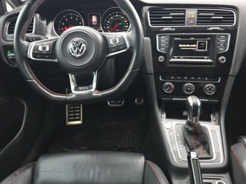 Used 2015 Volkswagen GTI SE image 23