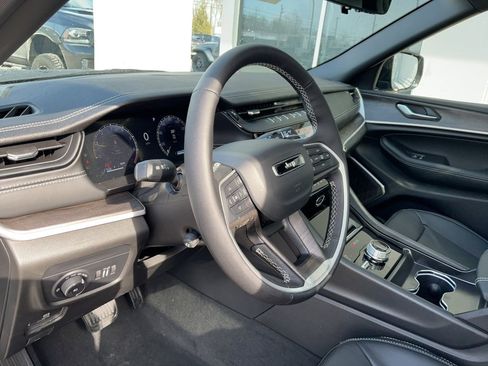 New 2026 Jeep Grand Cherokee Limited image 10