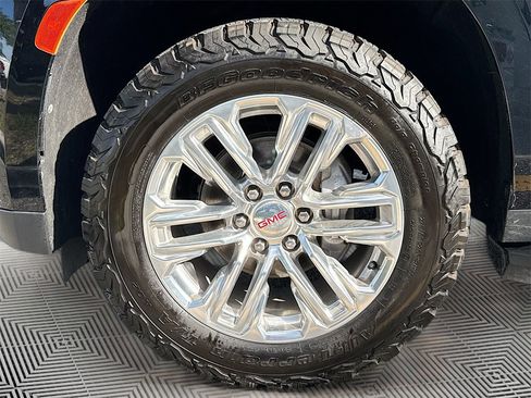 Used 2022 GMC Yukon XL SLT image 35