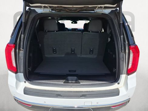 Used 2023 GMC Yukon SLT w/ SLT Luxury Package RWD image 12