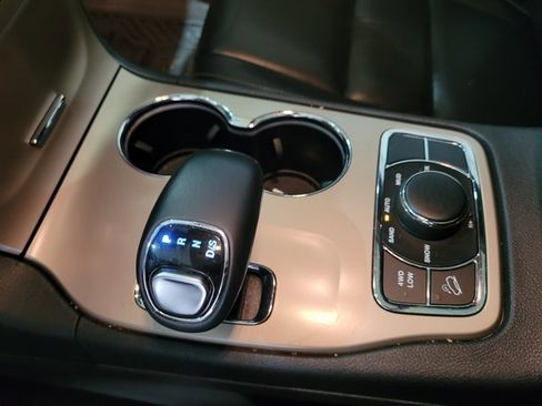 Used 2015 Jeep Grand Cherokee Limited image 41