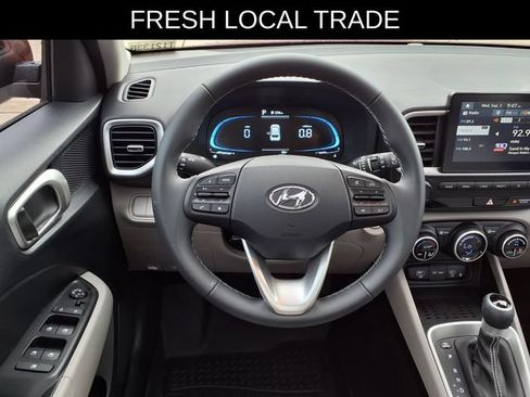 Used 2026 Hyundai Venue SEL FWD image 16