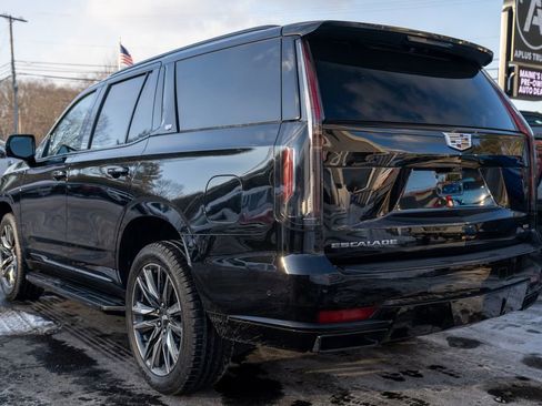 Used 2023 Cadillac Escalade Sport image 4