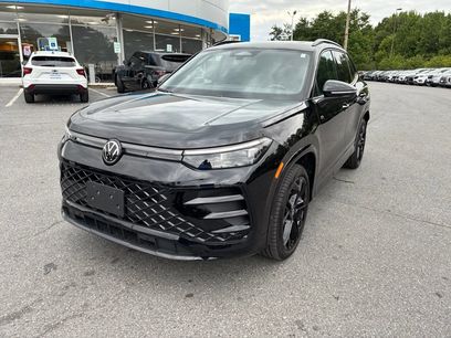 Used 2025 Volkswagen Tiguan SE R-Line