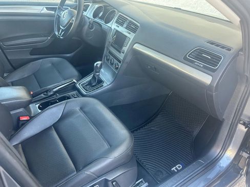 Used 2015 Volkswagen Golf TDI S image 13