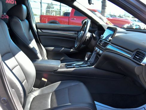 Used 2018 Honda Accord Sport image 43