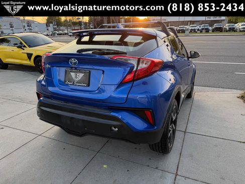 Used 2019 Toyota C-HR XLE image 7