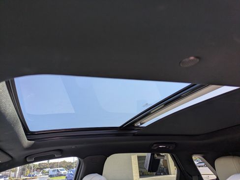 Certified 2024 Cadillac XT5 Sportv w/ Technology Package image 19