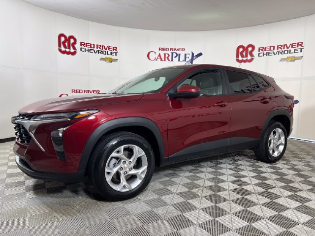 Used 2024 Chevrolet Trax LS w/ LS Convenience Package FWD image 3
