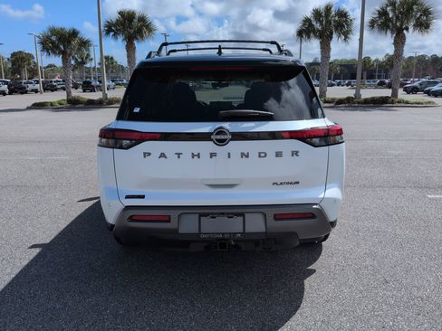 New 2026 Nissan Pathfinder Platinum FWD image 6