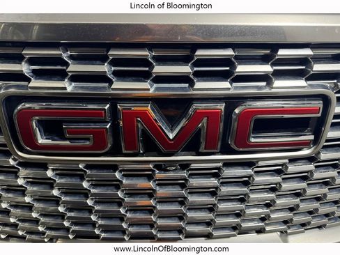 Used 2024 GMC Yukon Denali AWD/4WD image 11