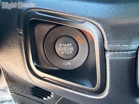 Used 2024 Jeep Wrangler Rubicon image 30