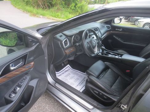 Used 2017 Nissan Maxima Platinum FWD image 7