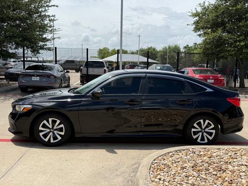 Used 2022 Honda Civic LX image 2