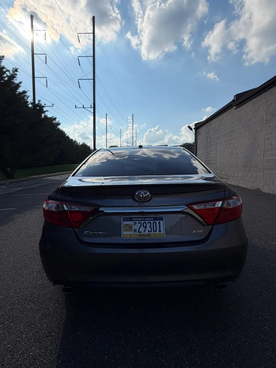 Used 2017 Toyota Camry XSE FWD image 6