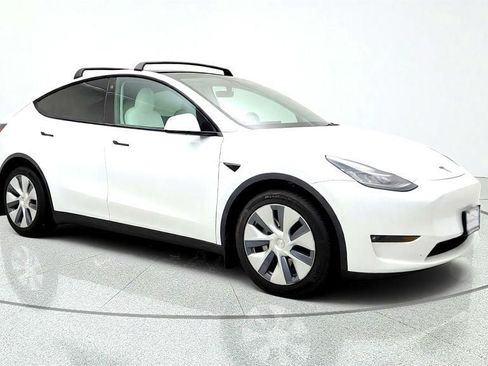 Used 2021 Tesla Model Y Long Range AWD/4WD image 3