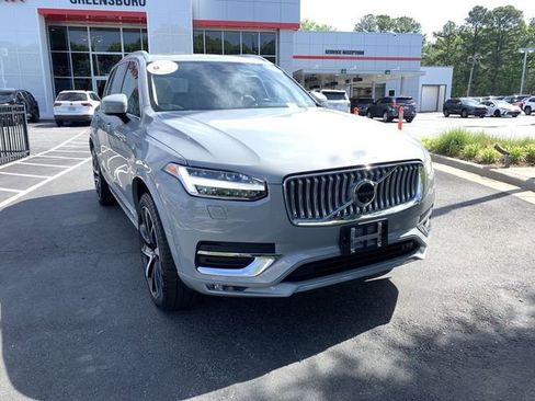 Used 2024 Volvo XC90 B5 Plus AWD/4WD image 2