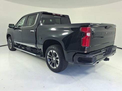 Used 2023 Chevrolet Silverado 1500 High Country image 3