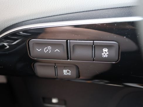Used 2017 Toyota Prius Two FWD image 15