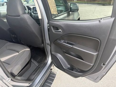 Used 2022 Chevrolet Colorado LT w/ LT Convenience Package AWD/4WD image 34