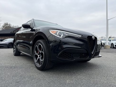 Used 2022 Alfa Romeo Stelvio Veloce image 9